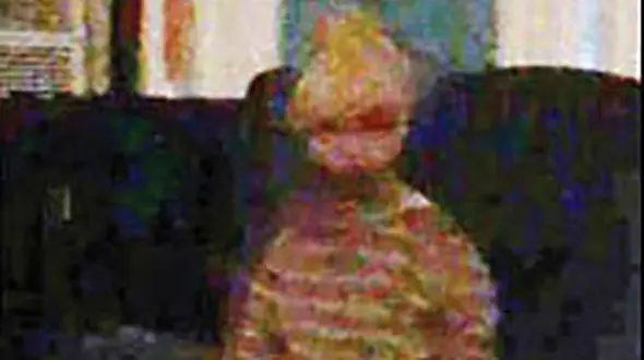 روح وحشتناک یک کودک در اتاق خصوصی مرد عکاس / این داستان را باور می کنید؟ + عکس