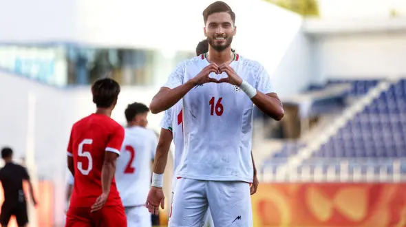 عنایتی و شاگردانش گام اول را محکم برداشتند/ آغاز یک رویا با عبور از هنگ کنگ! + فیلم گلها