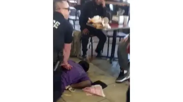 مرد دیوانه کافی شاپی در لس آنجلس را به خون کشید+تصاویر