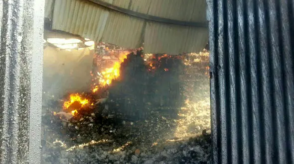 آتش سوزی انبار لاستیک در جنوب تهران + عکس 