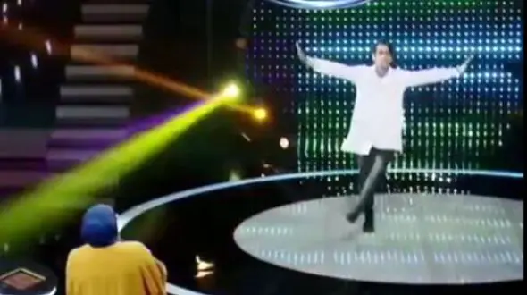 فیلم آواز باشکوه با آهنگ شاهکار آذری توسط شرکت کننده صداتو  !