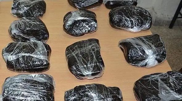 خانه قاچاقچی سابقه دار در تالش انبار مواد مخدر بود 