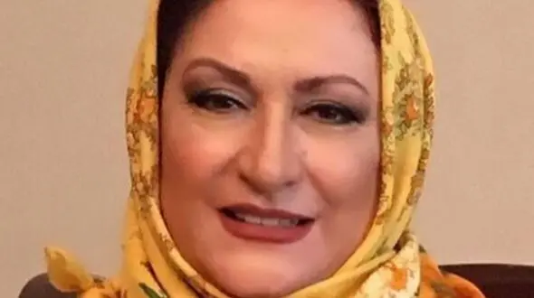 فیلم / مریم امیرجلالی :من 77 سالمه، نیازی نمیبینم برم لبهامو  ژل بزنم و مثل اردک کنم یا ابرو تتو کنم و لپ باد کنم/ هزار ماشالله به خودم،همینه که هست...