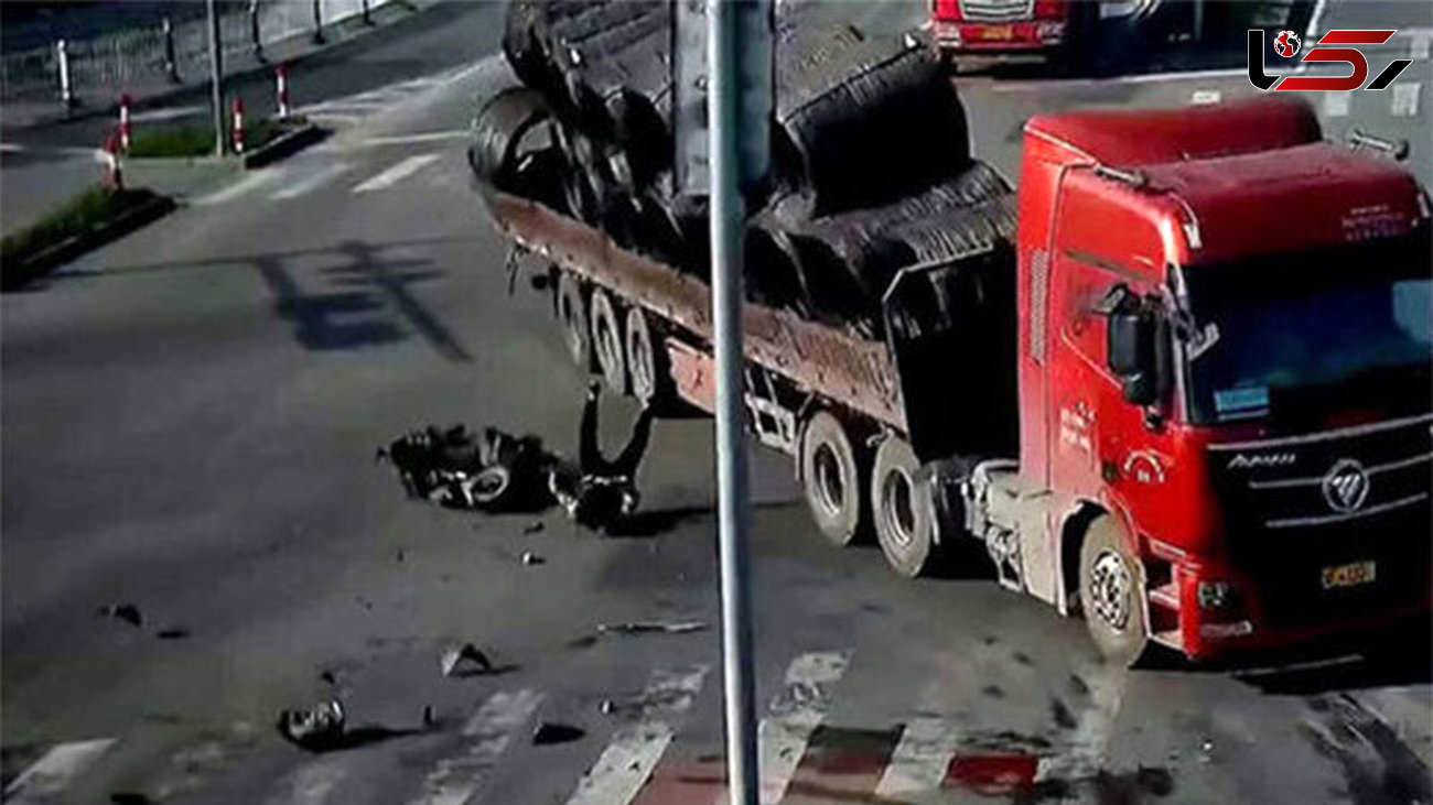 ببینید / لحظه هولناک له شدن کابین کامیون و مرگ تلخ راننده به خاطر عدم رعایت ایمنی! + فیلم