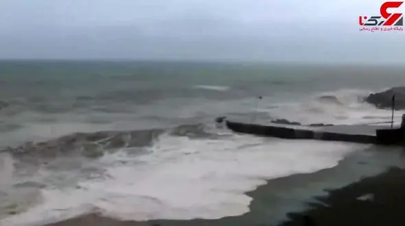 جاری شدن سیل در شهر شناور روی آب + فیلم