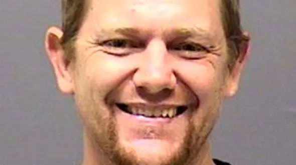 این مرد اعضای خانواده اش را با تبر کشت +عکس