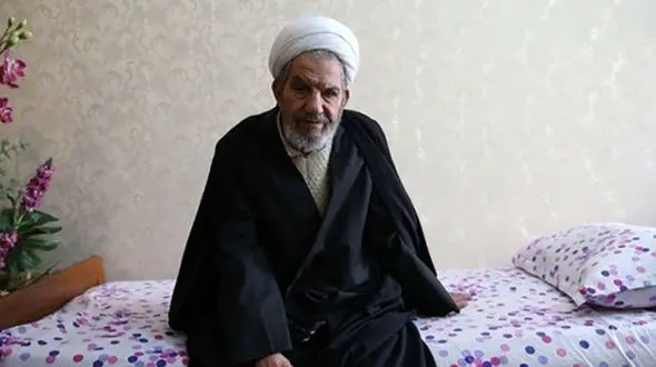 آیت‌الله حسنی امام جمعه معروف ارومیه دار فانی را وداع گفت