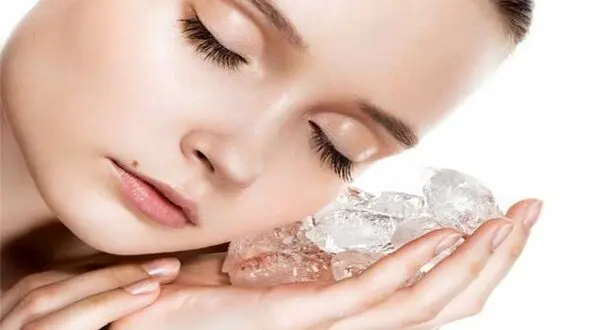کاهش التهاب جوش های صورت با یخ