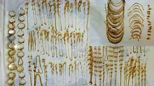  کشف طلای قاچاق توسط ماموران گمرک +عکس 