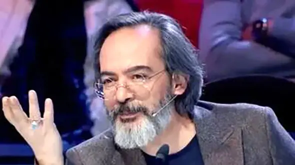 کارن همایونفر، داور  عصرجدید: لعنت بر فقر، حاضرم همه جوایزم را بدهم و پولش را بگیرم/ با سیمرغ که نمیشه رفت بقالی! + فیلم