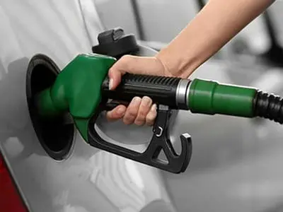 افزایش ۵۰ درصدی قیمت بنزین سوپر وارداتی؛ / سیاست‌های جدید برای تهران