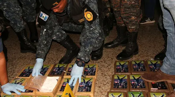 کشف کوکایین نیماری در آب + عکس 