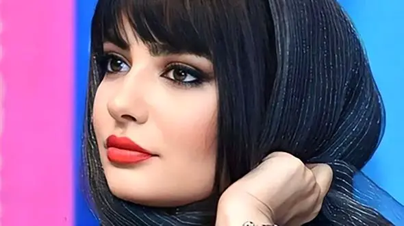 9 عکس فوق جذاب و عروسکی از باوقار ترین خانم بازیگر ایرانی / زیبایی حسرت برانگیز اندام و استایل لیندا کیانی