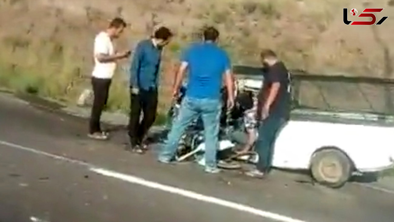 فیلم یک تصادف در جاده لوشان / گیر کردن راننده در میان آهن پاره