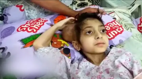 درخواست کمک پدر درسا برای درمان فرزندش توسط پروفسور سمیعی + فیلم