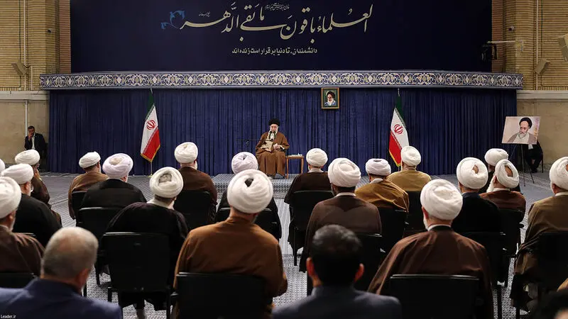  حضرت آیت‌الله خامنه‌ای رهبر انقلاب در دیدار دست‌اندرکاران برگزاری کنگره بین‌المللی علامه طباطبایی: