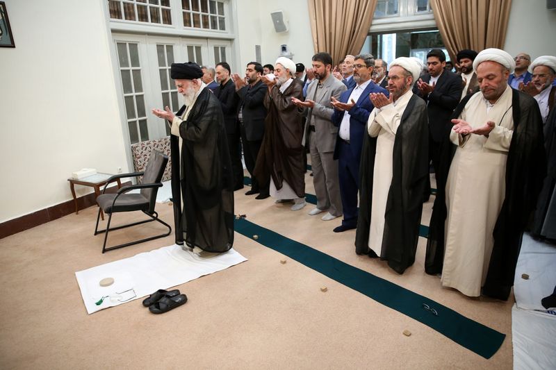 دیدار تولیت جدید، مدیران و جمعی از اساتید مدرسه عالی شهید مطهری با رهبر انقلاب