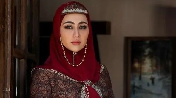  رونمایی میترا رفیع از استایل شیک و رسمی خود در ۴ سال پس از سریال گیلدخت! / بازیگر جوان تلویزیون با تیپ جدیدش همه را خیره کرد 