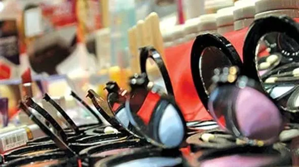 ۲۰۰ کانتینر لوازم آرایشی، همچنان بلاتکلیف در گمرک