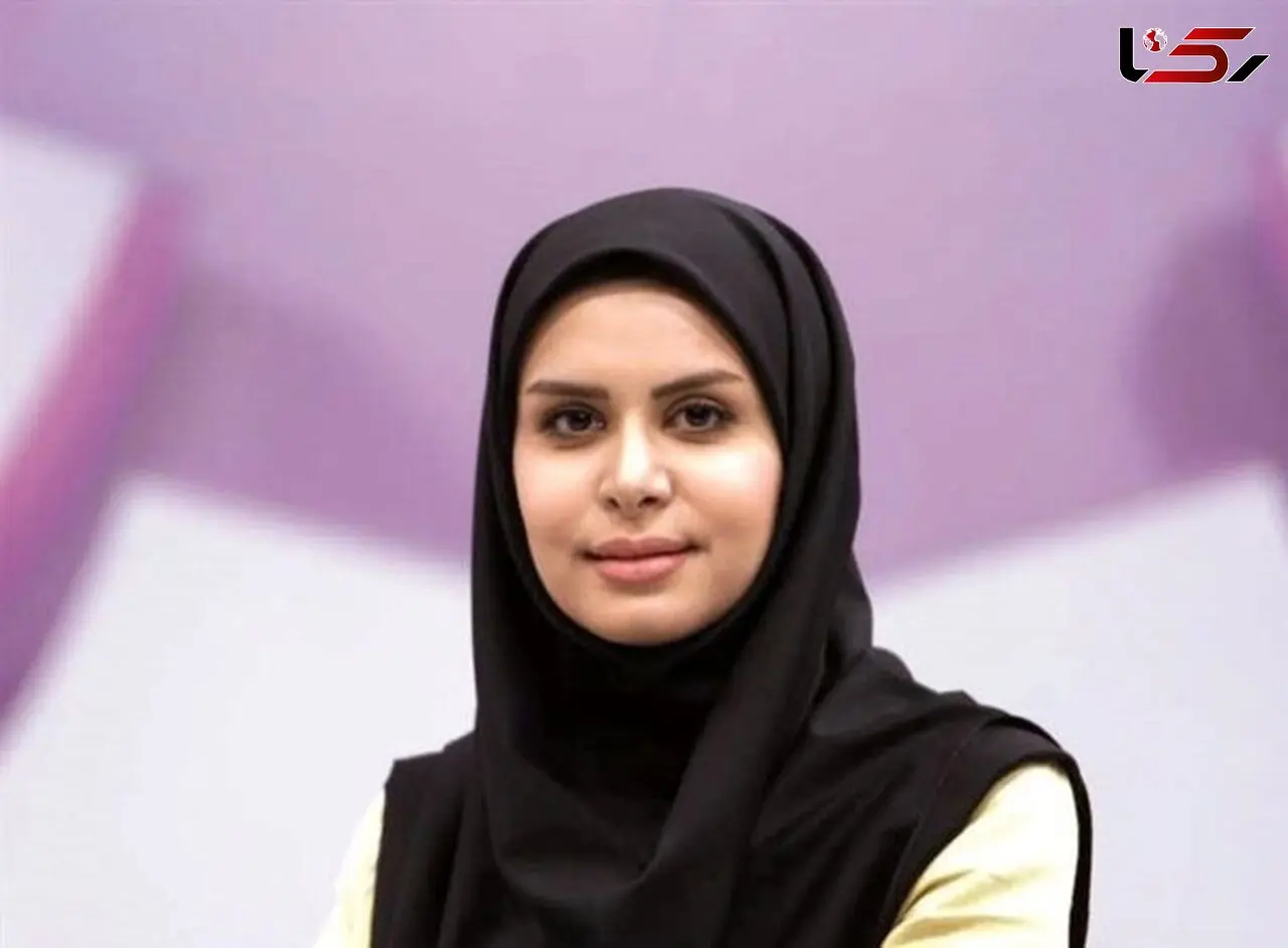 نگاهی به دکوراسیون شیک خانه نجمه جودکی مجری مشهور صداوسیما/ با گلدان شیشه ای خاص روی میزش  و مبلمان یکدست سفید + عکس خانم مجری بیرون از تلویزیون