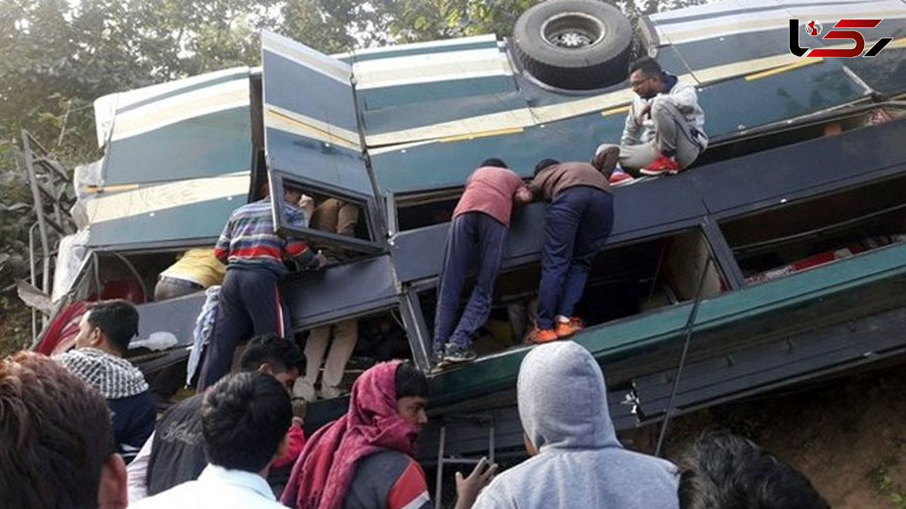 ۳۶ کشته و زخمی در حادثه سقوط اتوبوس در هند