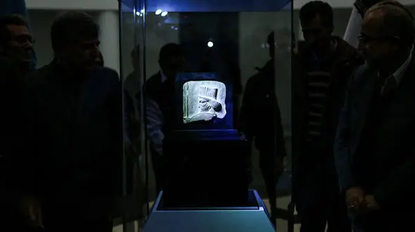 سرباز هخامنشی را از کاخ مرکزی تخت‌ جمشید دزدیده بودند