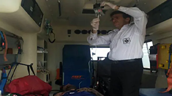 نجات جوشکار از حادثه برق گرفتگی 