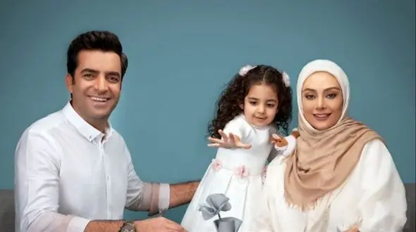  سلفی منوچهر هادی با یکتا ناصر و دخترش سوفیا به همراه سایر بازیگران و عوامل سریال دلدادگان قبل از طلاق!
