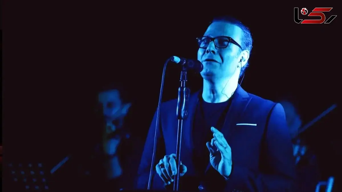 آواز عاشقانه؛ علیرضا قربانی تو کنسرتش با من بخوان خواند و همه باهاش خواندن