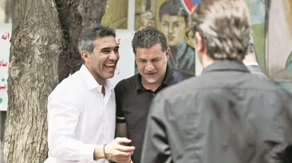 عکس سفر در زمان / علی دایی، عابدزاده، افشین پیروانی و حمید استیلی در نماز جمعه تهران   ابرستاره های فوتبال در دهه 70