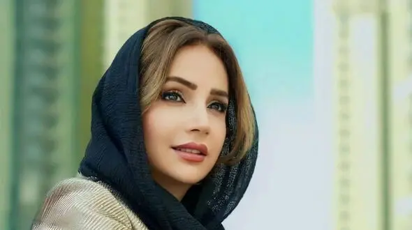 عکس / خلاقیت عاشقانه یک شاطر برای شبنم قلی‌خانی/ نان قلبی با حکاکی اسم شبنم روی آن