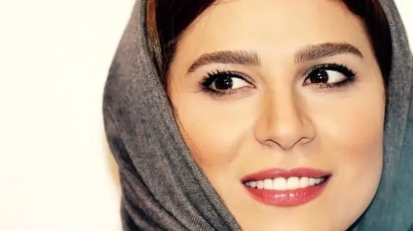 فیلم/ سحر دولتشاهی در 46 سالگی تغییر چهره داد/ خانوم بازیگر با میکاپ و مژه های مصنوعی و موهای رنگ شده...!