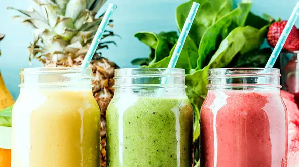 اسموتی های تابستانی خانگی با میوه های متنوع درست کنید+دستور تهیه