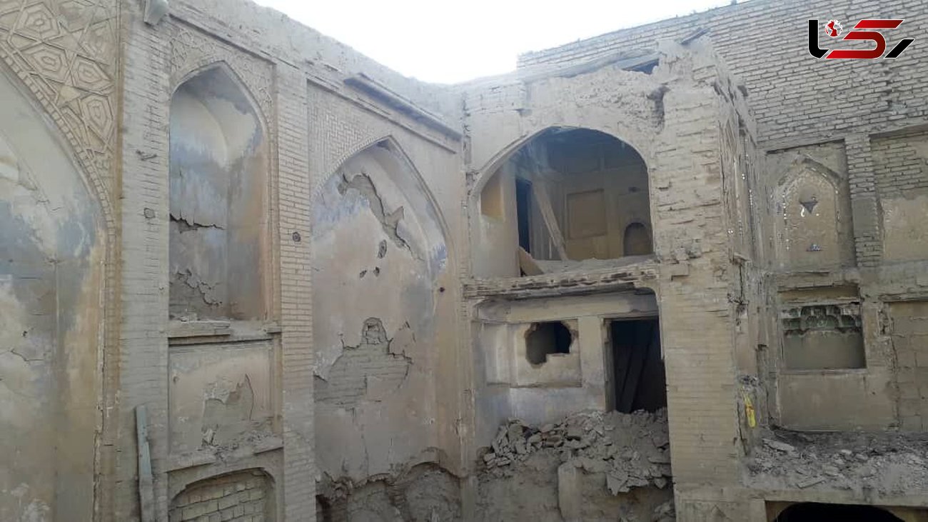 دیوار خانه تاریخی امام جمعه در حریم ثبت جهانی مسجد جامع عتیق اصفهان تخریب شد
