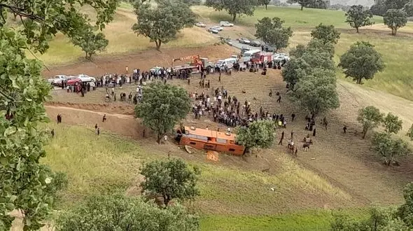 مرگ تلخ خانم دکتر در حادثه سقوط اتوبوس گردشگران اصفهانی به دره + فیلم و عکس