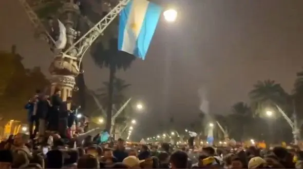 جشن و پایکوبی هواداران آرژانتین در بارسلونا + ویدیو
