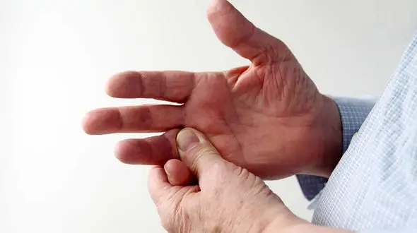 نشانه های بیماری از روی دست ها 