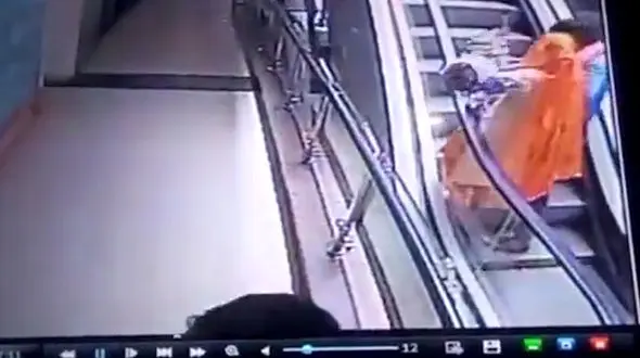 ویدئویی از مرگ دردناک یک نوزاد  + فیلم