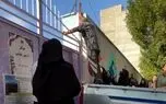 فیلم / گلایه والدین دانش‌آموزان اردبیلی از بسته شدن زودهنگام در حوزه‌های امتحانی / آموزش و پرورش: همه دانش آموزان وارد جلسه امتحان شدند و در آزمون شرکت کردند