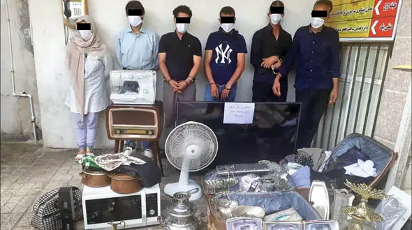 بازداشت زن مشهدی که سرکرده باند تبهکاران طماع بود / او 10 مرد را تسخیر کرد