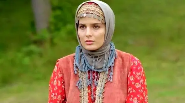 تصویر روز | «ثریا قاسمی و غزاله اکرمی» در پشت صحنه سریال سوجان