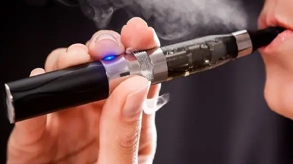 ارتباط کشیدن سیگار الکترونیکی و خطر مرگ نوزادان