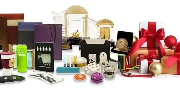 انتخاب هوشمندانه هدایای تبلیغاتی و تقویم رومیزی در برندسازی