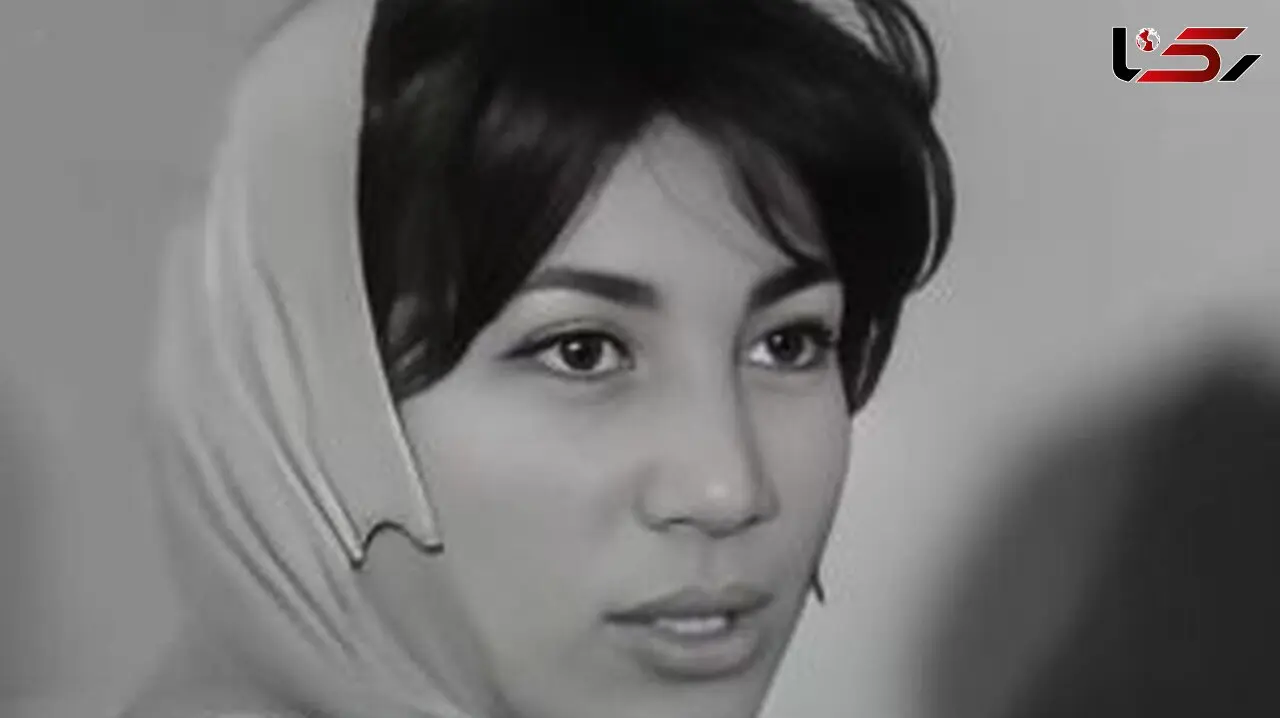 عکس دیده نشده از لحظه عقد فروغ فرخزادِ 16 ساله با آقا داماد 28 ساله/ تور عروسی که روی سر هیچ عروسی ندیده‌اید! / فروغ چقدر کوچولو بود