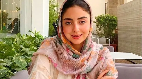 عکس / سفر در زمان /  «حنا نوه محمدعلی فردین» در کنار پوری بنایی؛ سال 96 / شباهت نوه فردین با زیبایی های پدربزرگش