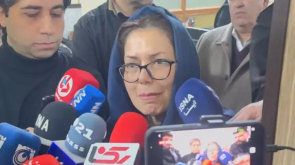 این زن با دزدان مسلح خانه اش مواجهه داده شد ! + فیلم گفتگو