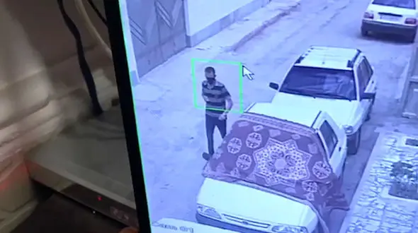 این جوان آبادانی را می شناسید؟  / او با ماسک مشکی در خیابان ها تبهکاری می کند + فیلم