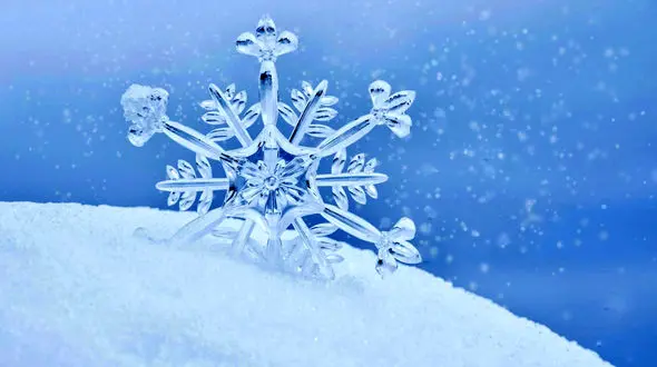 می دانید چرا برف سفید است؟