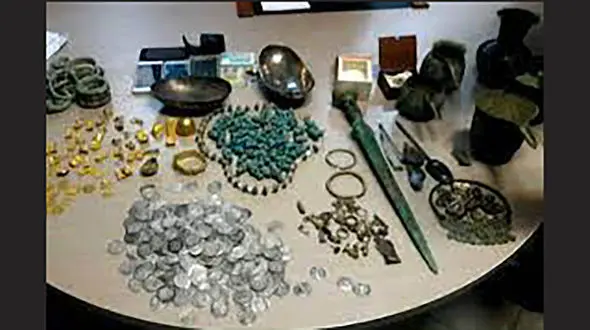 کشف 112 گنج تاریخی در زنجان / 37 مرد غافلگیر شدند