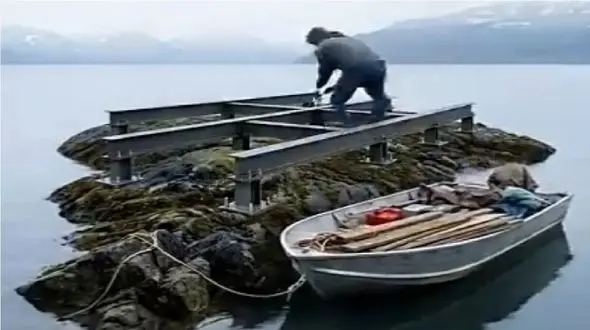 معماری خلاقانه؛ یارو سهراب سپهری درون داره قایق انداخت آب خونه ساخت عایق توپ تکون نده